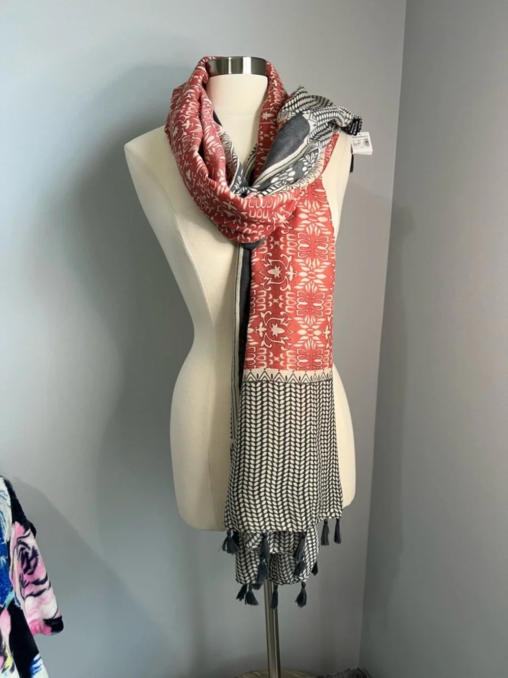 Dressbarn OS Multicolor Oversized Scarf with Tassels NWT
